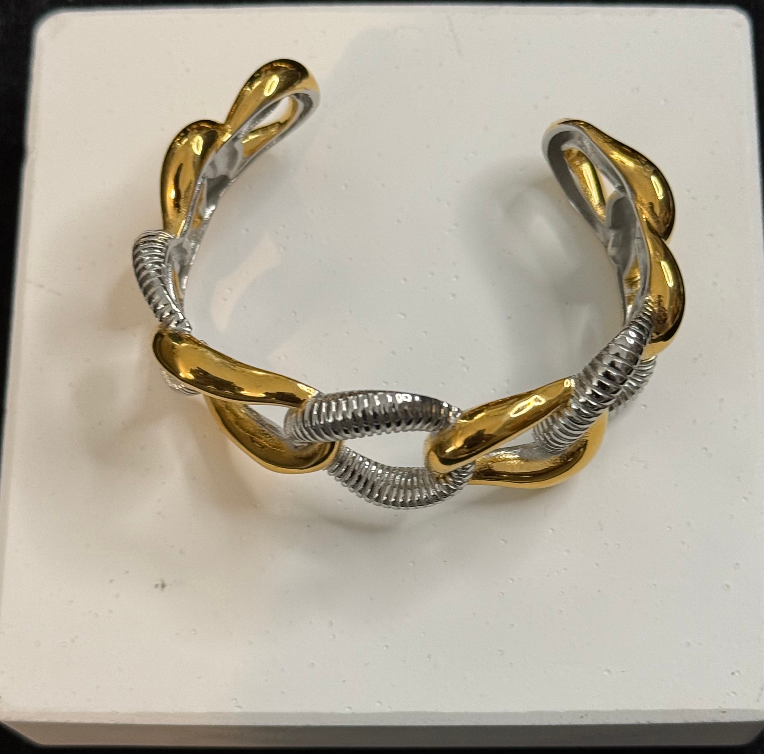 Yingtai Cuff Bracelet